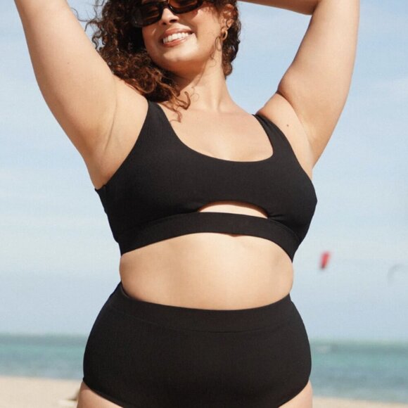 BERLOOK Black Cutout Ribbed Plus Size Bikini Top AND Ribbed Plus Size BOTTOM 17 - Picture 4 of 16